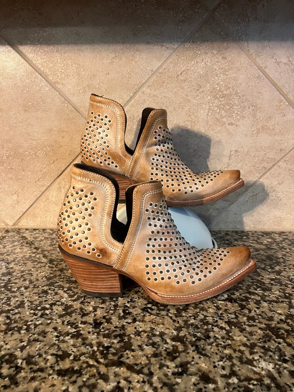 Ariat Perforated Leather Western Ankle Booties Tan Brown Women’s 9.5B